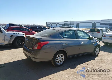 2018 Nissan Versa 1.6 Sv z USA, uszkodzony, nr VIN 3N1CN7AP4JL817031